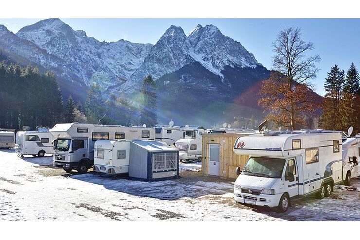 Die besten Campingplätze für Skifahrer und Wintercamper